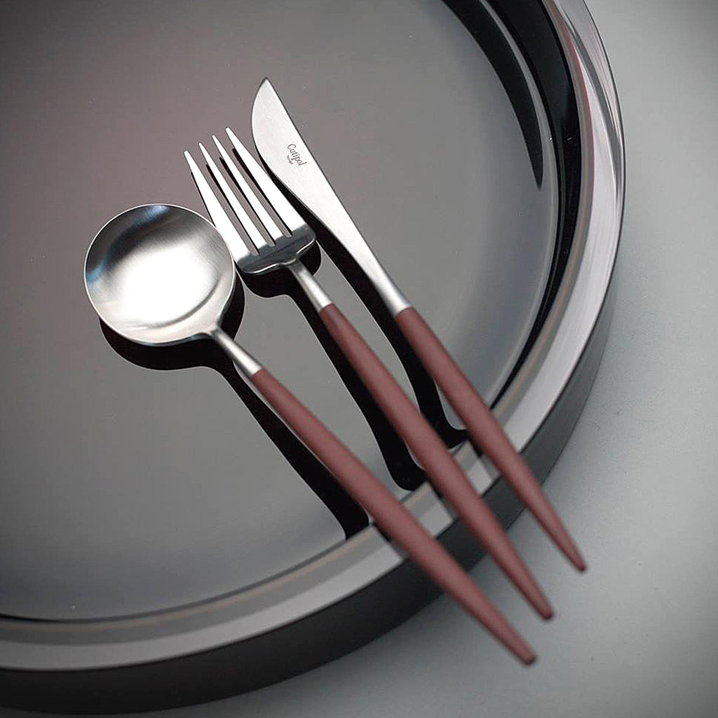 CUTIPOL GOA BROWN MATTE BRUSHED CUTLERY. The perfect symbiosis of West and East in ergonomic and delicate pieces that inspire unique gestures. Through contemporary design and traditional craftsmanship, Cutipol produces outstanding cutlery that commands attention.