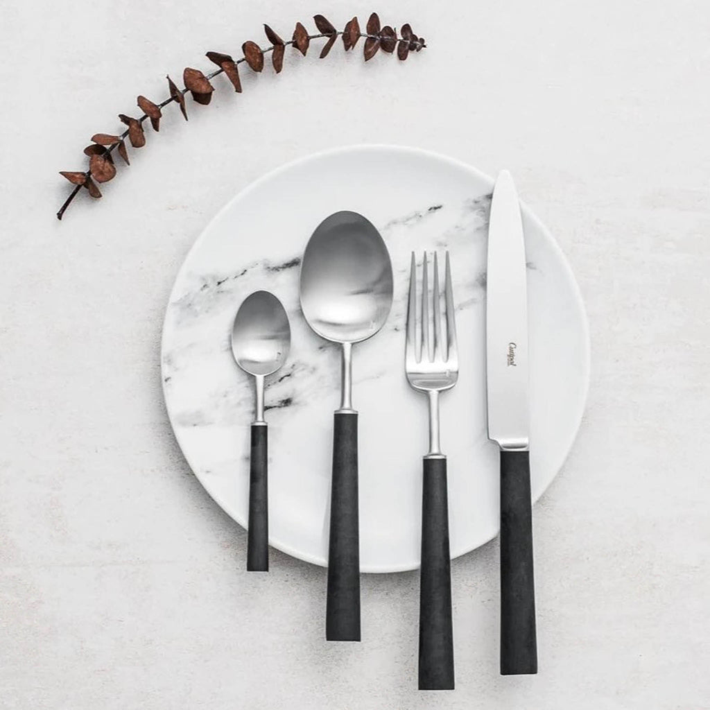 Cutipol Ebony is available in five-piece place setting (dinner fork, table spoon, table knife, dessert fork, dessert spoon), pastry knife, serving fork and spoon, salad serving set, soup ladle, gravy ladle. 