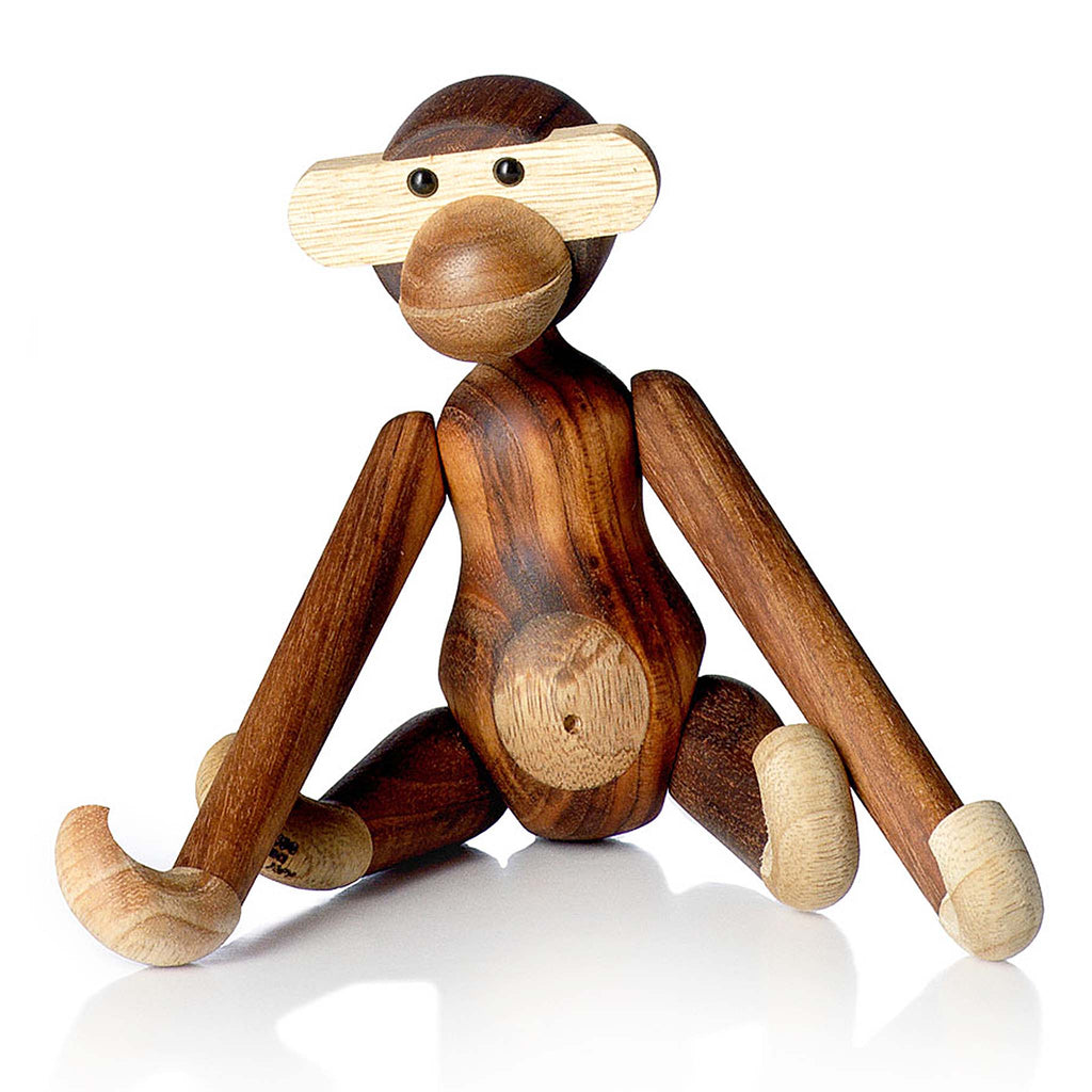 The monkey is a high-quality piece of craftsmanship that accompanies us from child to adult at every stage of our lives, and is also an incredibly popular gift for those you love. And with this cute figure, you don't just get classic Danish design from 1951. You also get a unique Monkey from Kay Bojesen. No two of them are alike. 