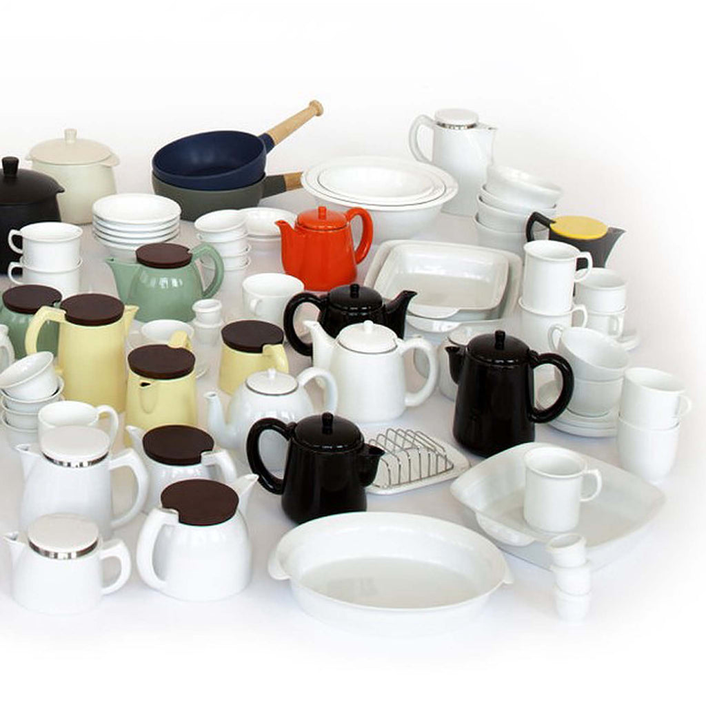 The SOWDEN range of cookware starts from a simple recognition that the process of cooking and the materials used should vary depending on what it is you’re cooking. Boiling potatoes doesn’t require a special pan: stainless steel will do the job. But a slow-cooking coq au vin is best in a high grade, heat resistant ceramic with a hard surface that is non-reactive with food and is easy to clean.