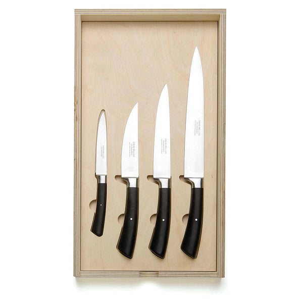 David Mellor black handle starter knife set. PRODUCT CODE 2515020. This carefully selected set of the 4 most essential kitchen knives contains:  Paring knife 10cm Cook's knife 12cm Cook's knife 15cm Chef's knife 18cm.