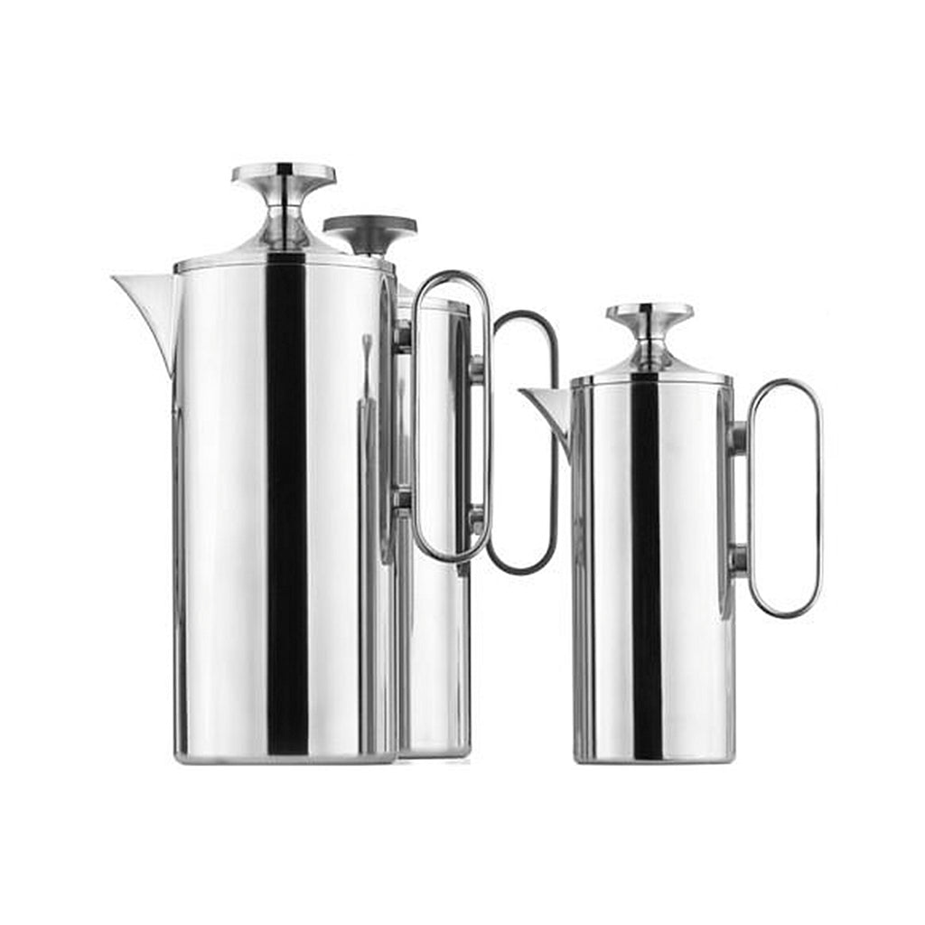 The new David Mellor cafetières have a purist design quality. Flawlessly manufactured and available with the option of a titanium-coated grey finish on the knob and handle. These elegant cafetières pour beautifully. Each cafetière is marked David Mellor on the base and supplied boxed.