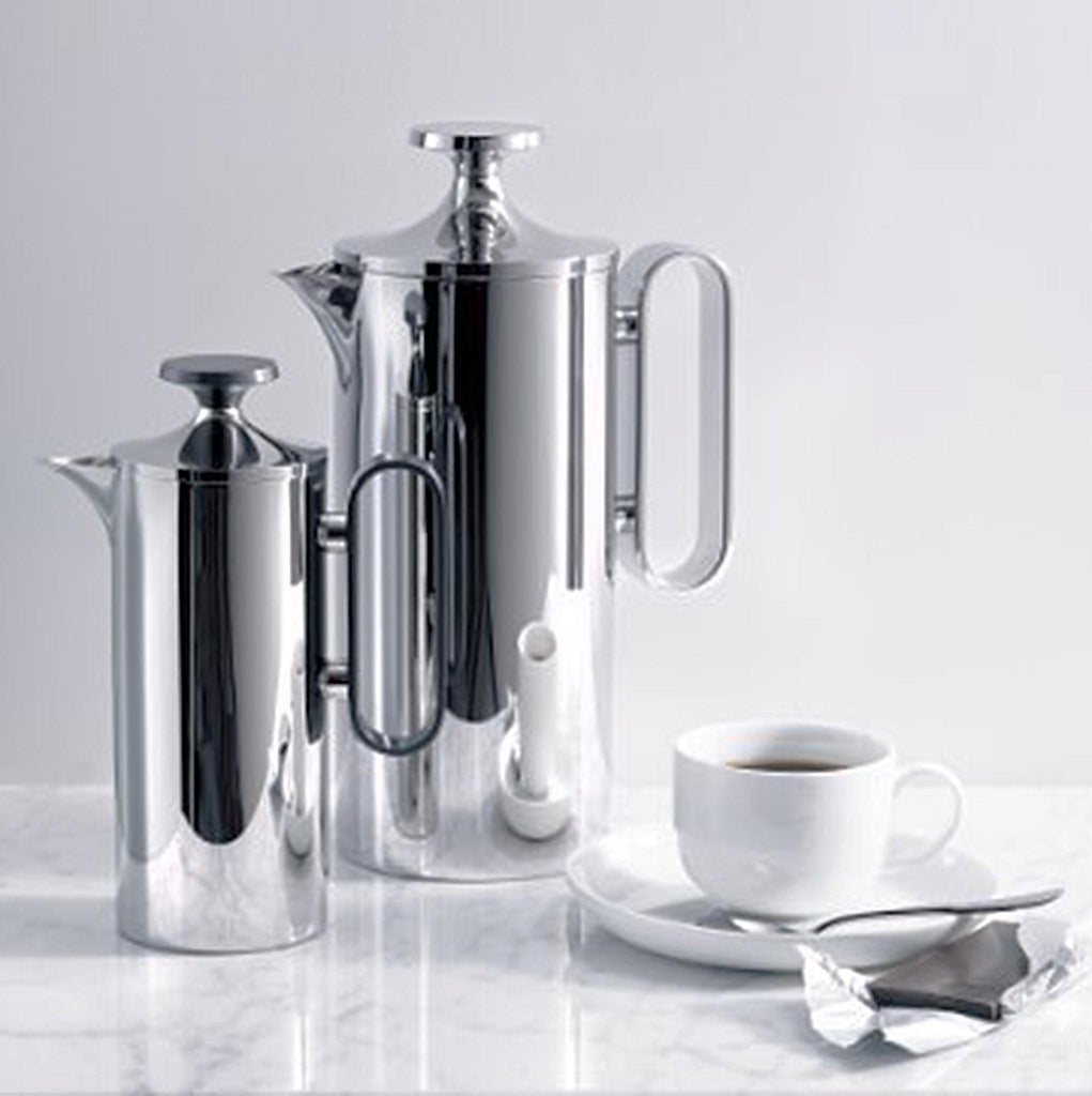 David Mellor cafetière 3 cup and 8 cup stainless steel handle. The new David Mellor cafetières have a purist design quality. Flawlessly manufactured and available with the option of a titanium-coated grey finish on the knob and handle. 