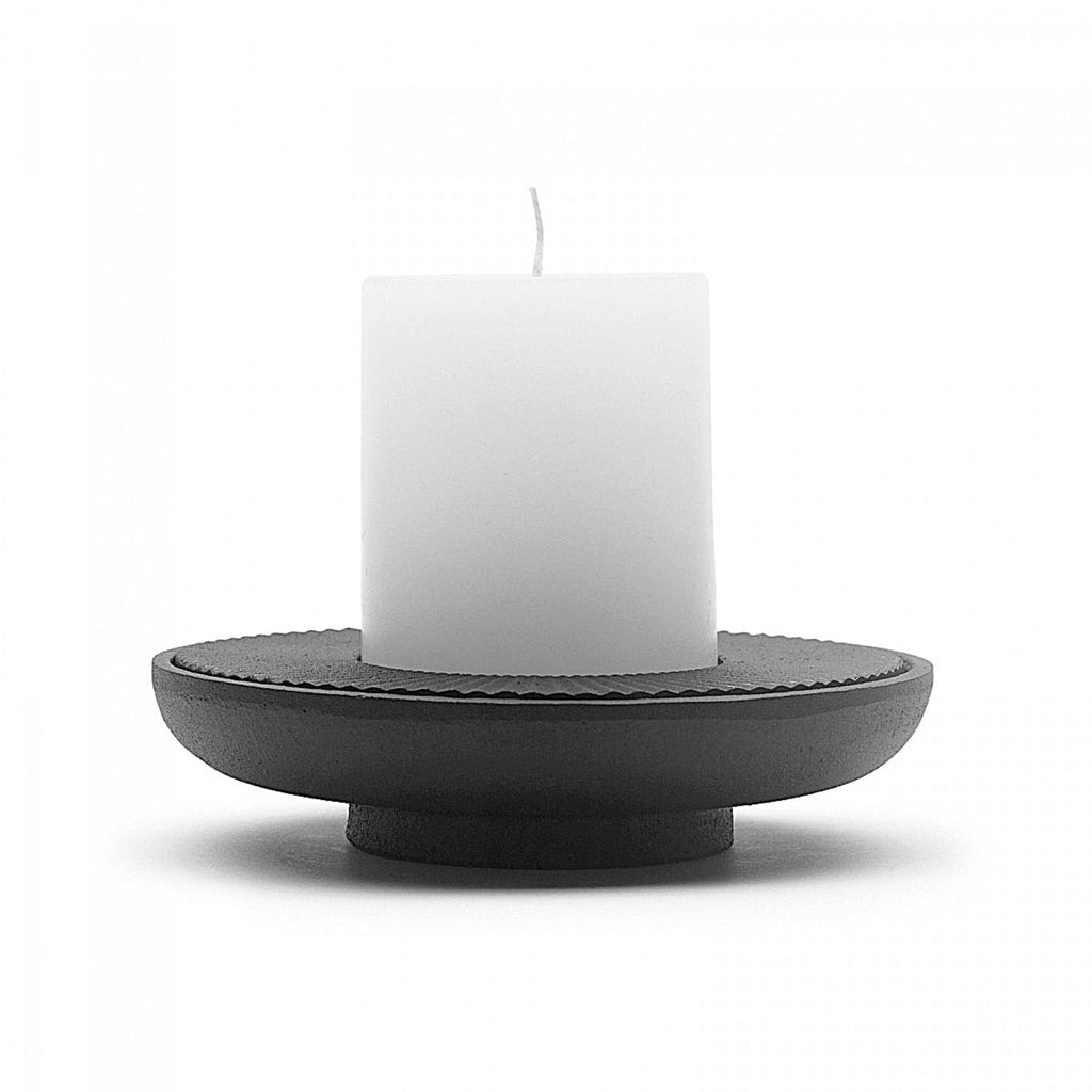 David Mellor low cast iron candleholder 4741014