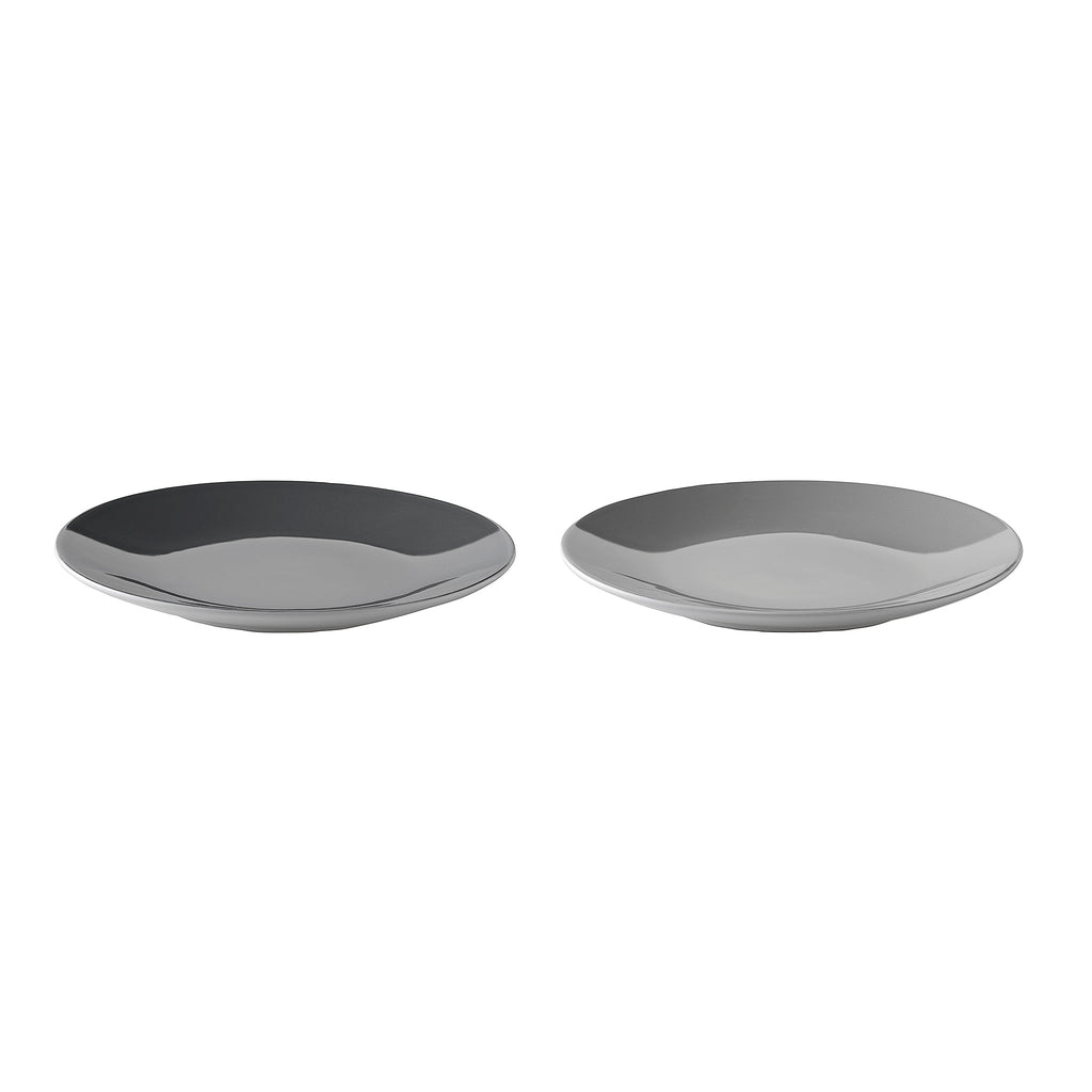 Stelton A/S Emma plate Ø 18 cm 2 Pcs By HolmbäckNordentoft Danish Modern 2.0. Item number: X-209-1 Length: 18 cm Height: 18 cm Width: 2 cm Designer: HolmbäckNordentoft. Colour: grey. Known for its clean lines and delicate tone-in-tone colours, the Emma collection has become a new design classic for everyday use. The two plates are perfect for desserts or cakes. They form part of a set in matching grey shades.