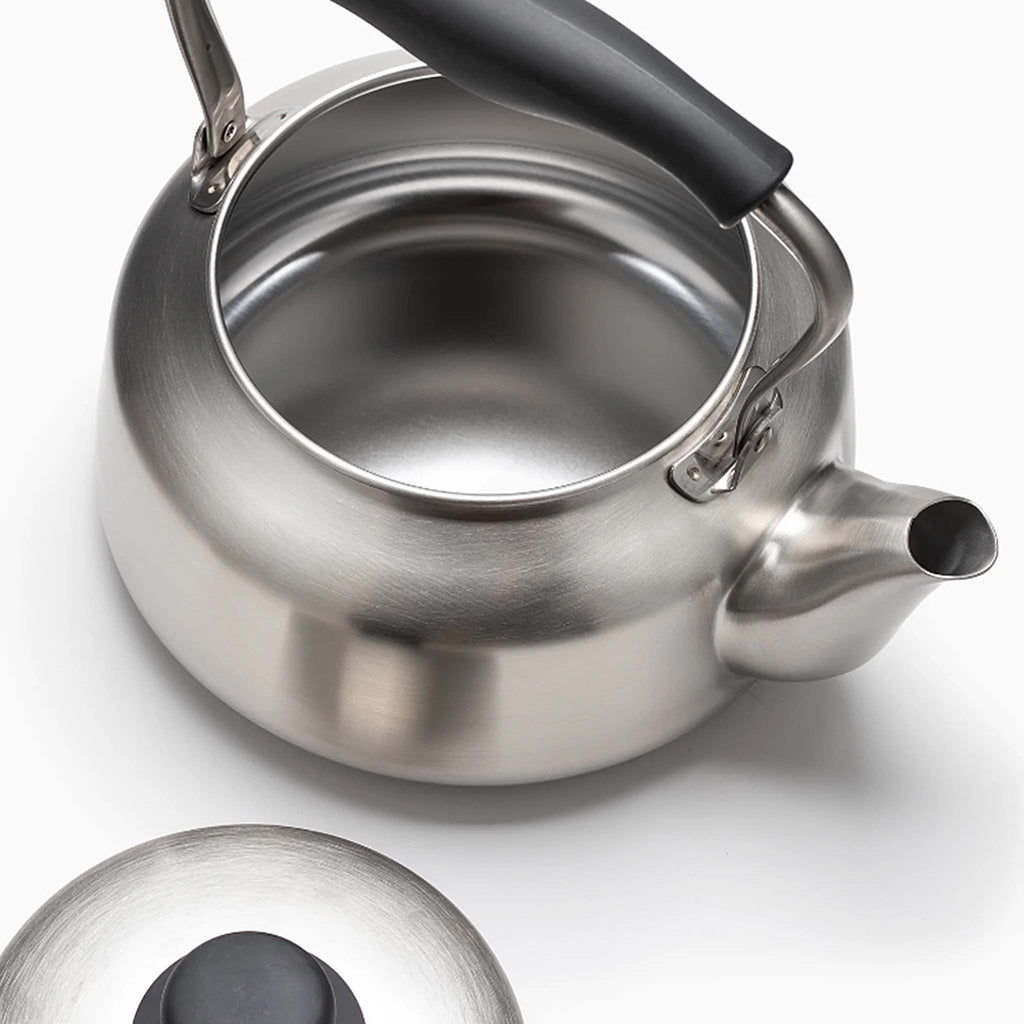 This kettle is designed for optimal heat conduction, so it boils water much quicker than many of its competitors, and built-in holes to release steam mean that the kettle handle doesn’t get hot when the water has boiled. Additionally, the ergonomic handle makes it easy to pour water without straining your wrist or fingers.