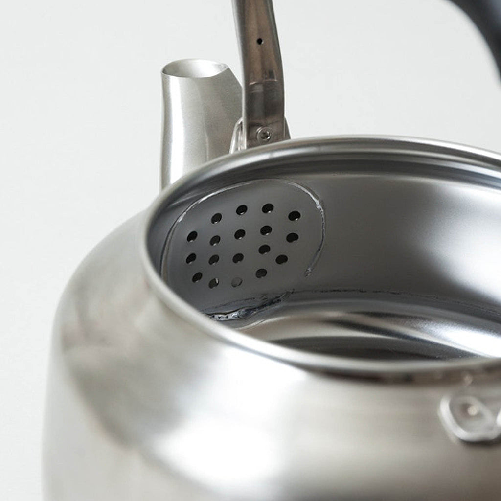 This kettle is designed for optimal heat conduction, so it boils water much quicker than many of its competitors, and built-in holes to release steam mean that the kettle handle doesn’t get hot when the water has boiled. 