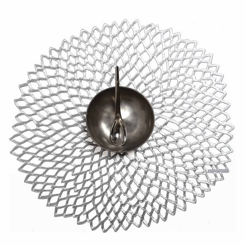 Chilewich Dahlia Round placemat in silver 100142-001